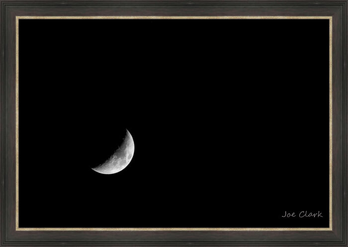 Luna, Alone - Image 3